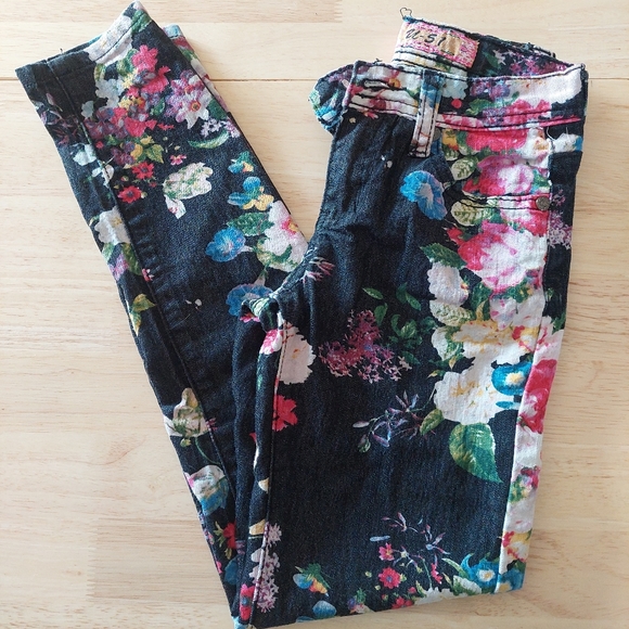 Bundle of Girls size 7 jeans/pants - Picture 5 of 8